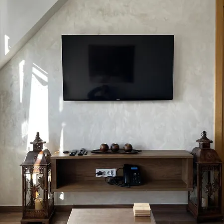 Apartment Myna In Kraljevi Cardaci