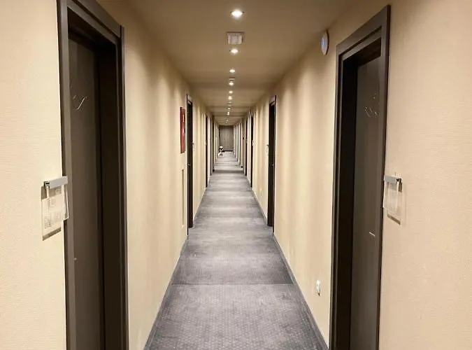 Myna In Kraljevi Cardaci