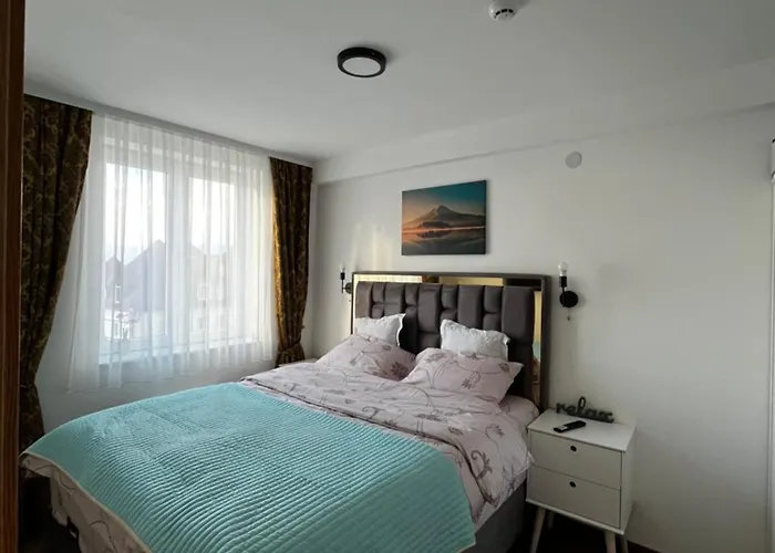 Myna In Kraljevi Cardaci