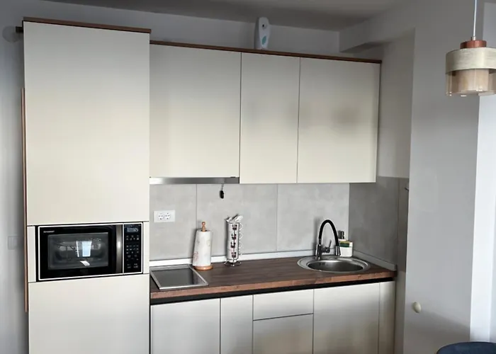 Myna In Kraljevi Cardaci